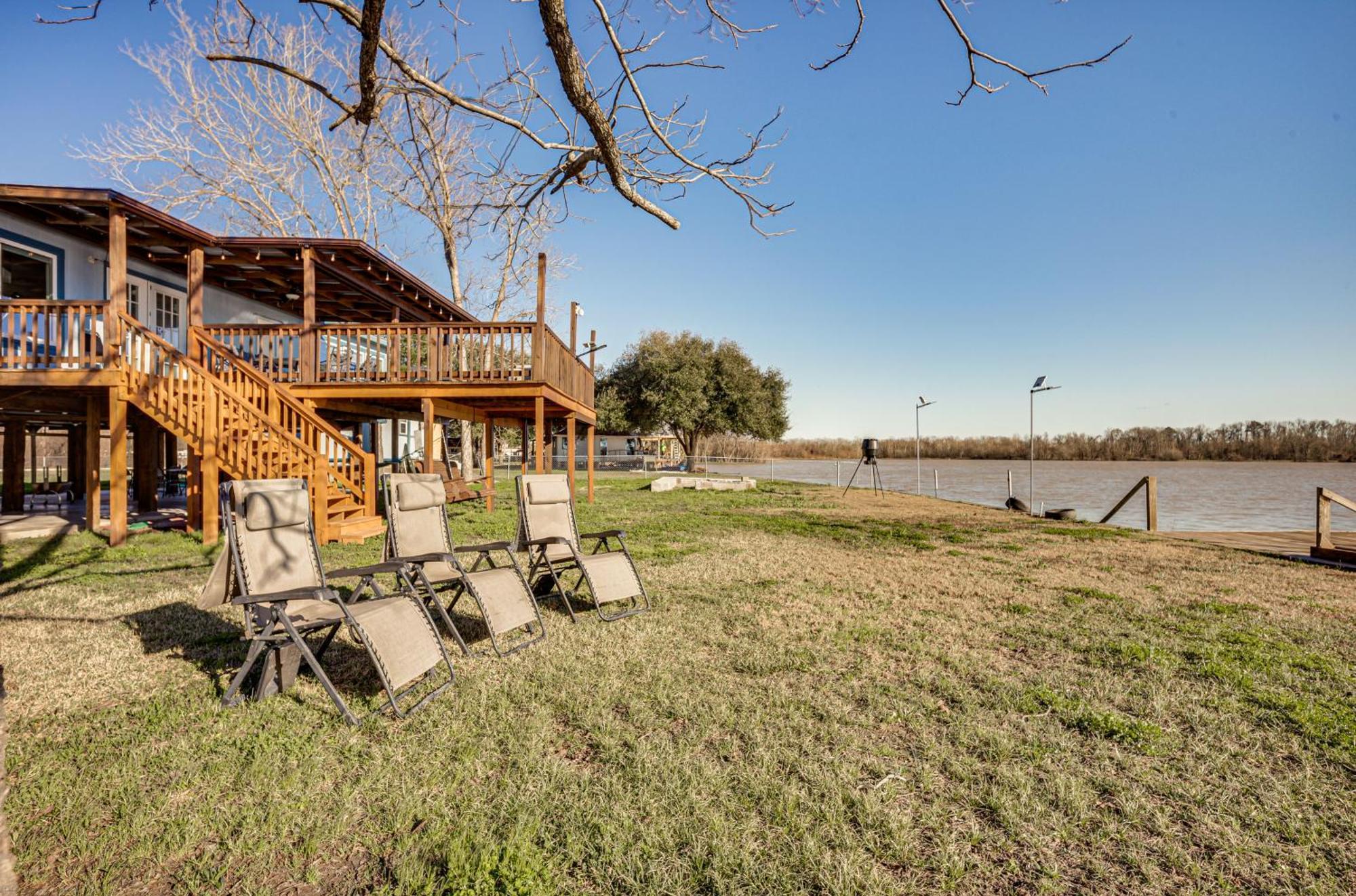 Waterfront Trinity Vacation Rental With Hot Tub! Riverside Exterior photo